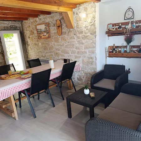 فندق مبيت وإفطار Murva Podgradina (Posedarje)